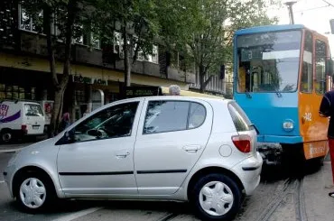 Saobraćajni-haos-izaziva-nepropisno-parkiranje